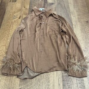 Better Be Woman’s Button Down With Feather Sleeve Size M